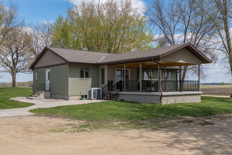 62277 142nd St, Mapleton, MN 56065