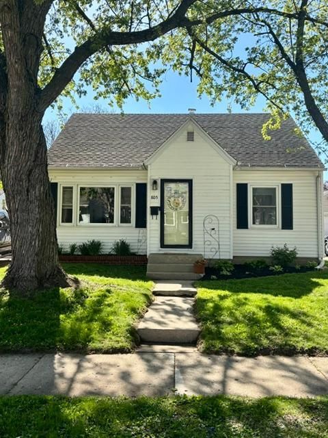 805 12th Ave NE, Rochester, MN 55906