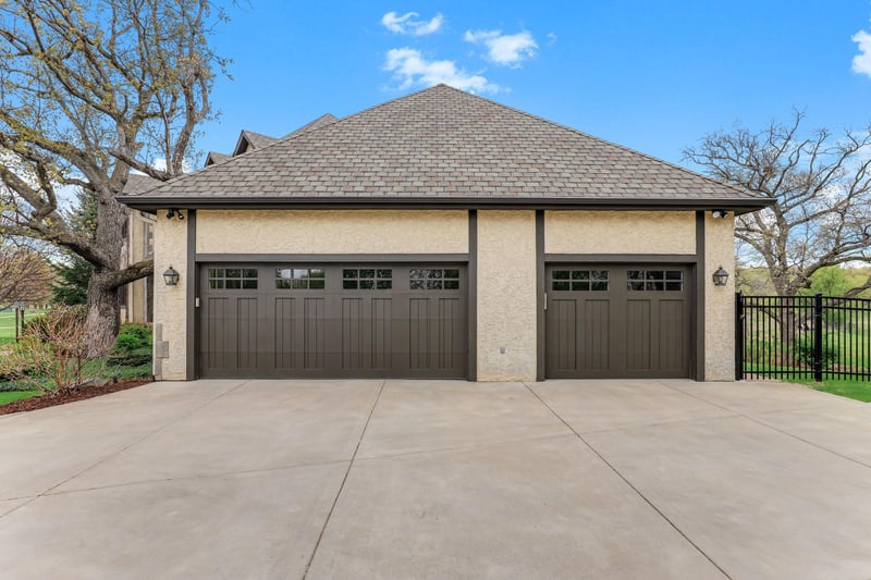 2660 Deer Rg NE, Blaine, MN 55449