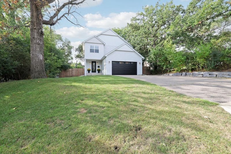 1430 Division St, Hopkins, MN 55343