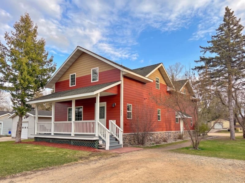 232 2nd St NW, Menahga, MN 56464