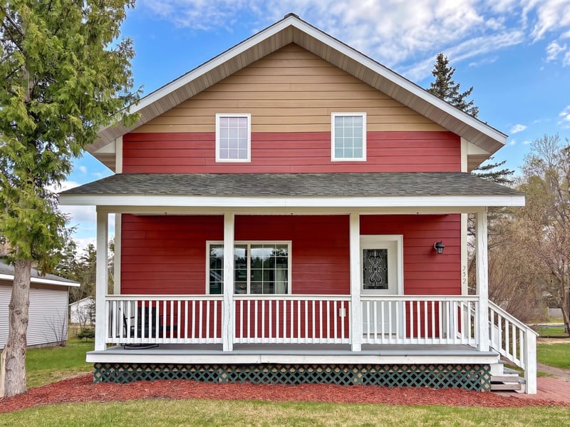 232 2nd St NW, Menahga, MN 56464
