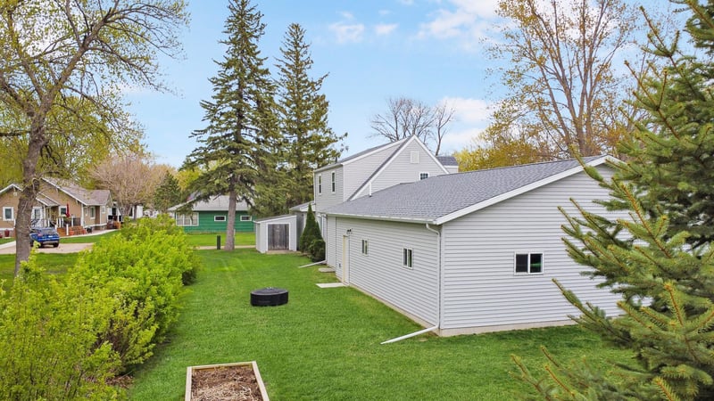 638 6th St, Westbrook, MN 56183
