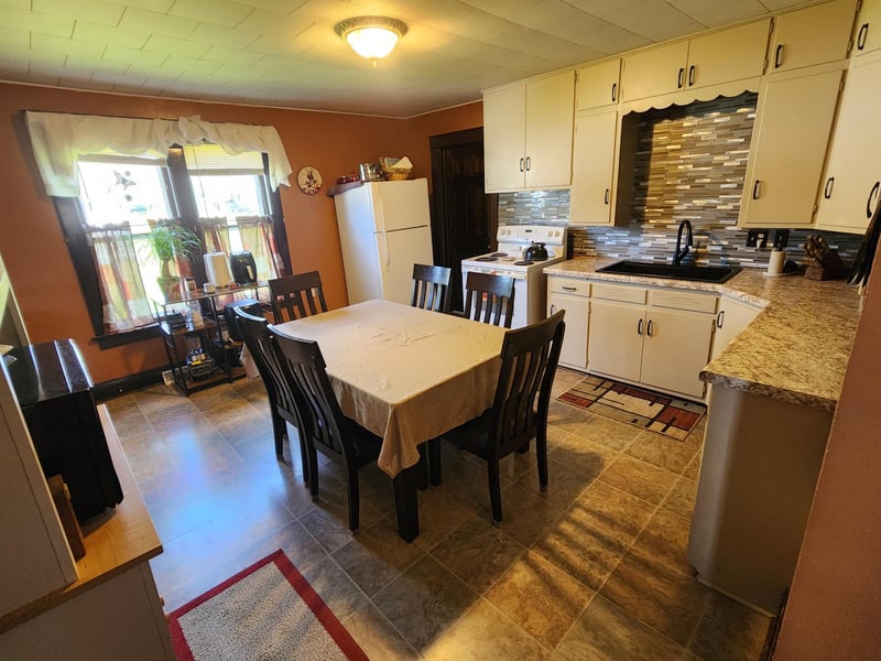 108 NW Bergen St, Adams, MN 55909