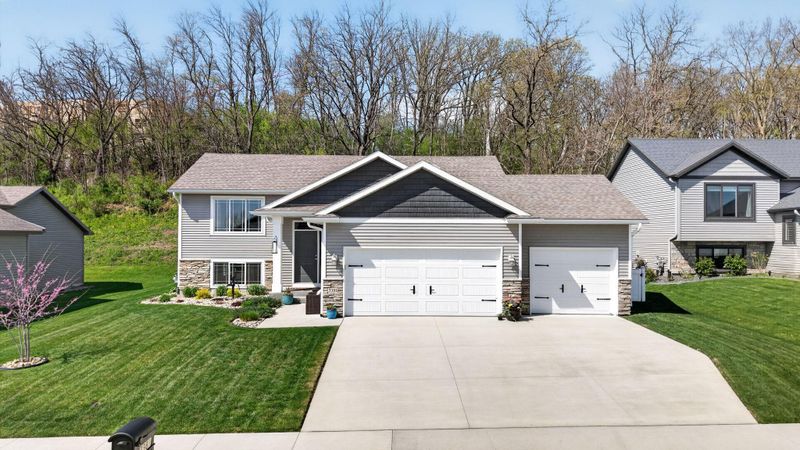 3381 Ridgeline Dr SE, Rochester, MN 55904