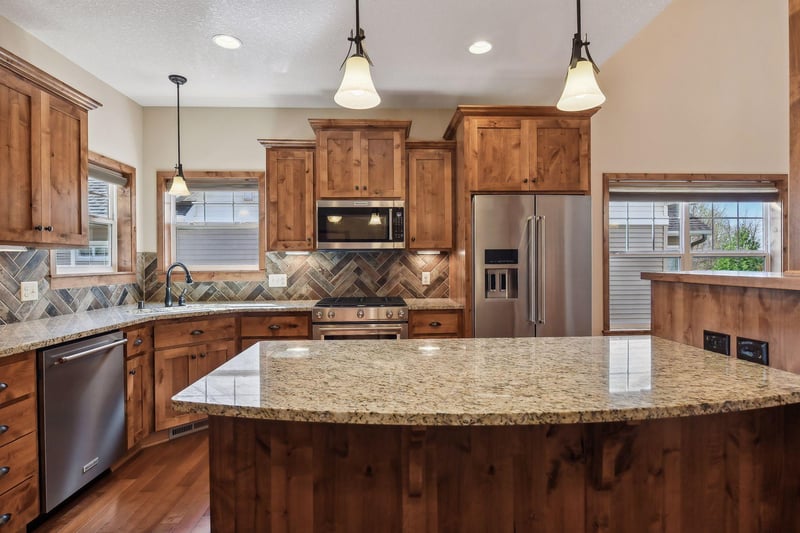 524 Roanoke Ct, Waconia, MN 55387