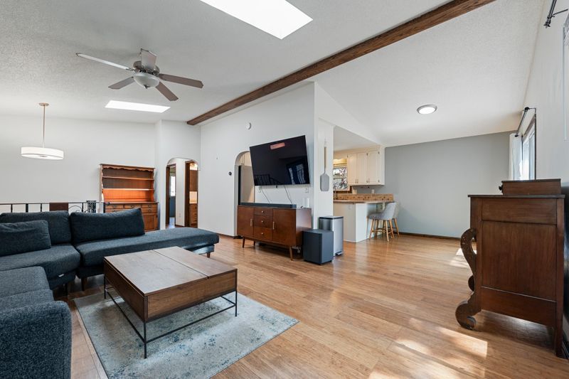 2428 Beam Ave, North Saint Paul, MN 55109