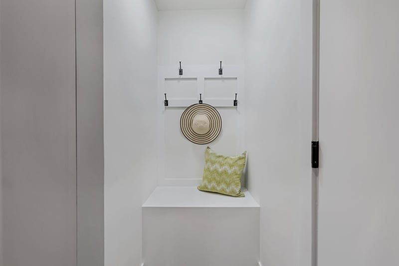 6905 Dakota Trl, Edina, MN 55439