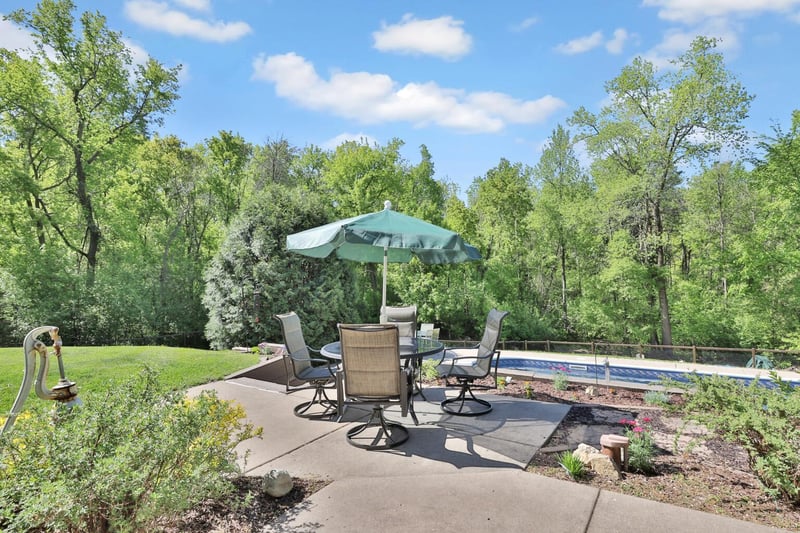 1260 Kolff Ct, Newport, MN 55055