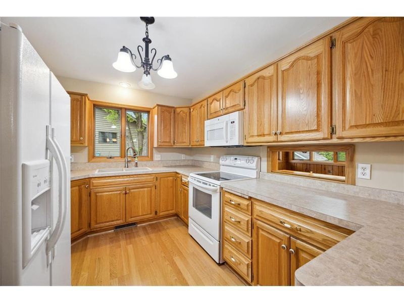 2019 High Dr, Sauk Rapids, MN 56379
