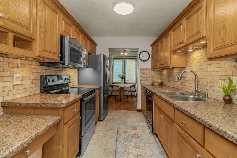 1217 Brighton Sq, New Brighton, MN 55112