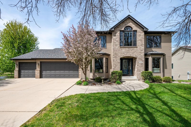 900 Lexington Ave N, New Prague, MN 56071