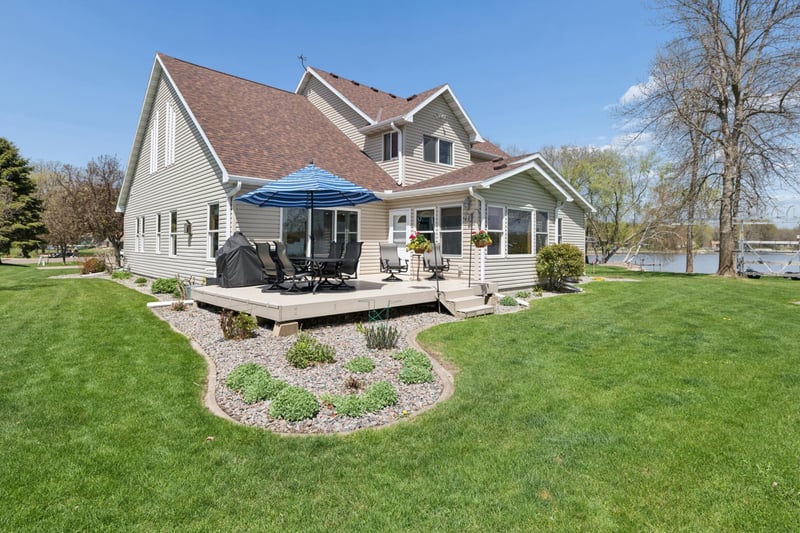 5579 Port Royal Rd, Isle, MN 56342