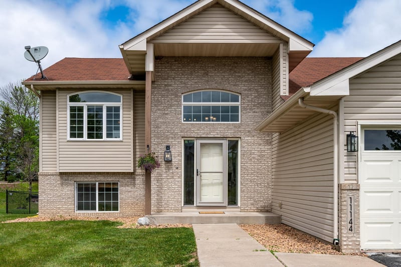 11144 14th St NE, Hanover, MN 55341