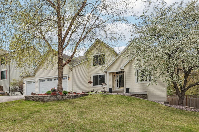 4909 Rusten Rd, Eagan, MN 55122