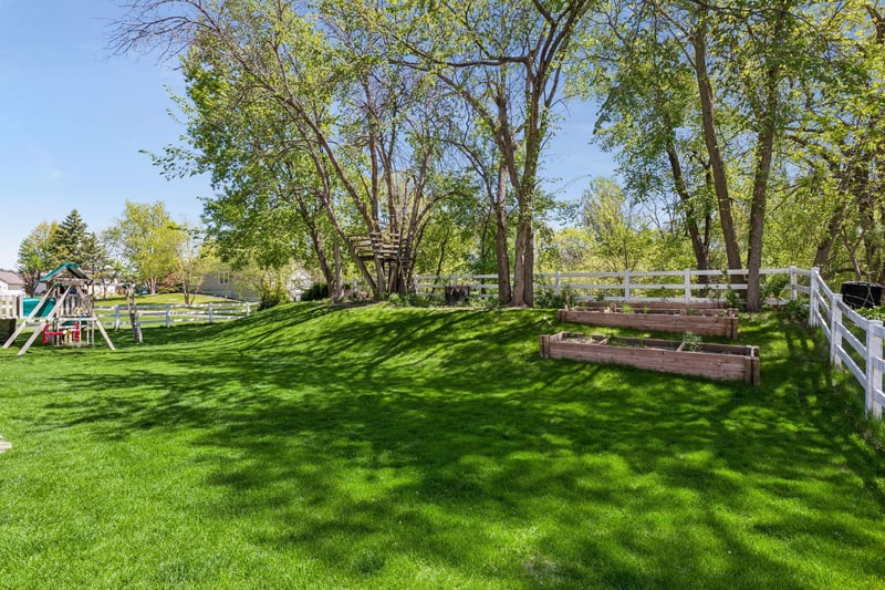 3790 Yellowstone Ln N, Plymouth, MN 55446