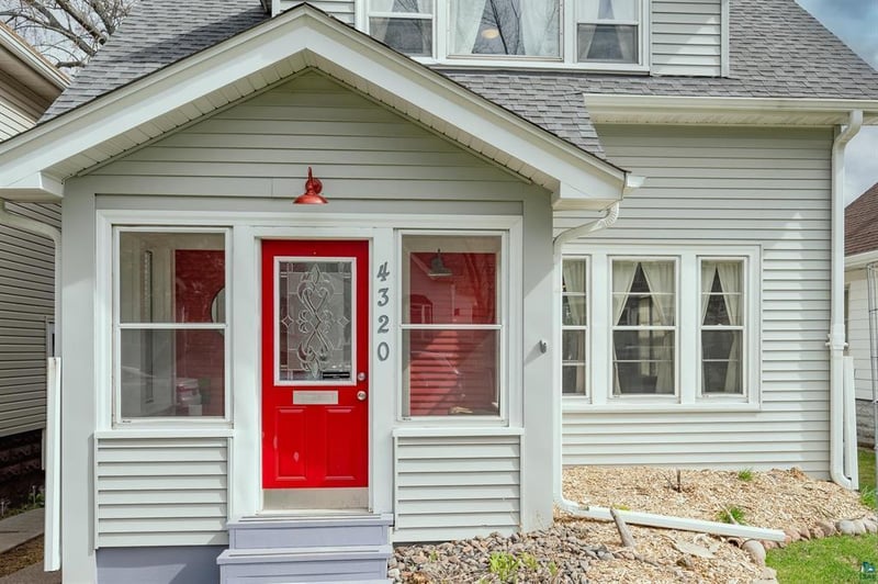 4320 W 6th St, Duluth, MN 55807