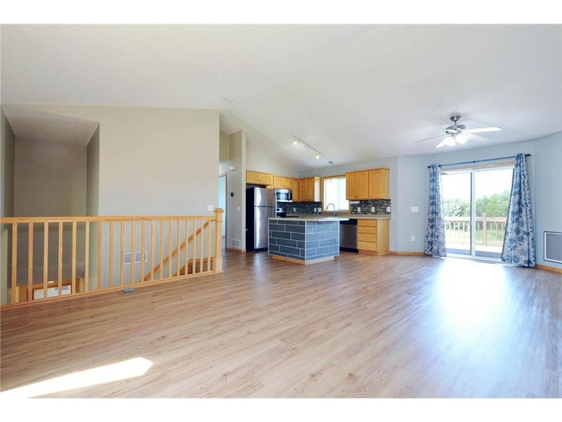 406 66th St SW, Waverly, MN 55390