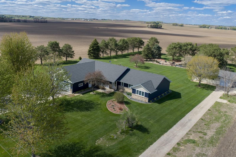 10981 270th St E, Cannon Falls, MN 55009
