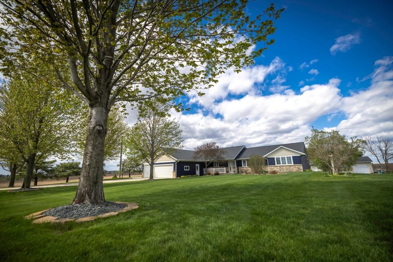 10981 270th St E, Cannon Falls, MN 55009