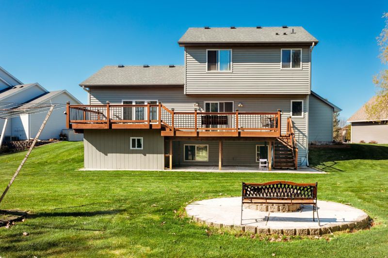 10014 Pin Oak Ct N, Brooklyn Park, MN 55443