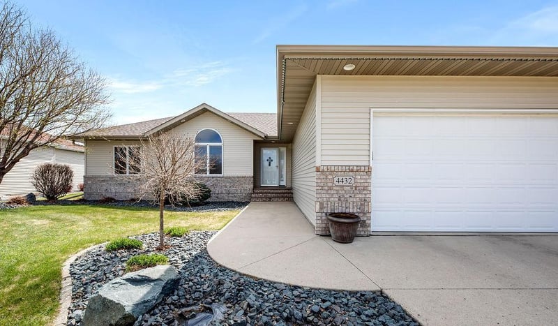 4432 3rd St S, Moorhead, MN 56560