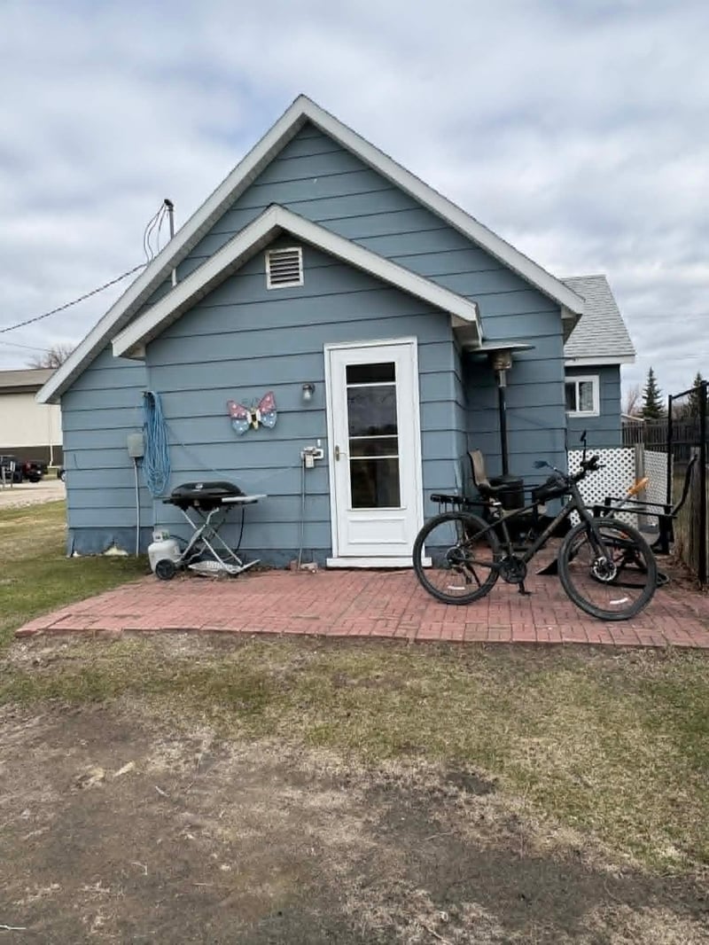 204 5th St E, Lancaster, MN 56735