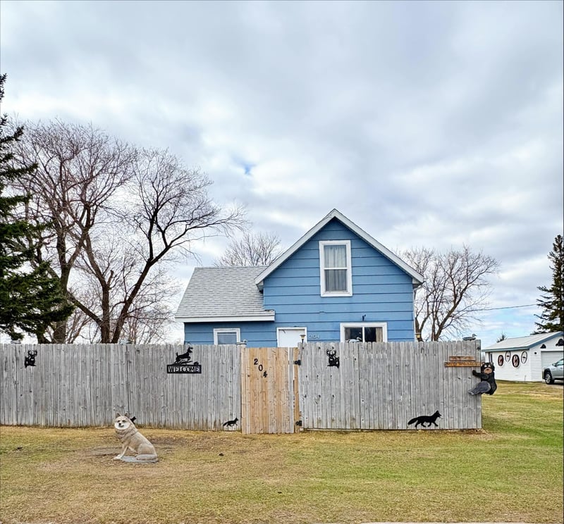 204 5th St E, Lancaster, MN 56735