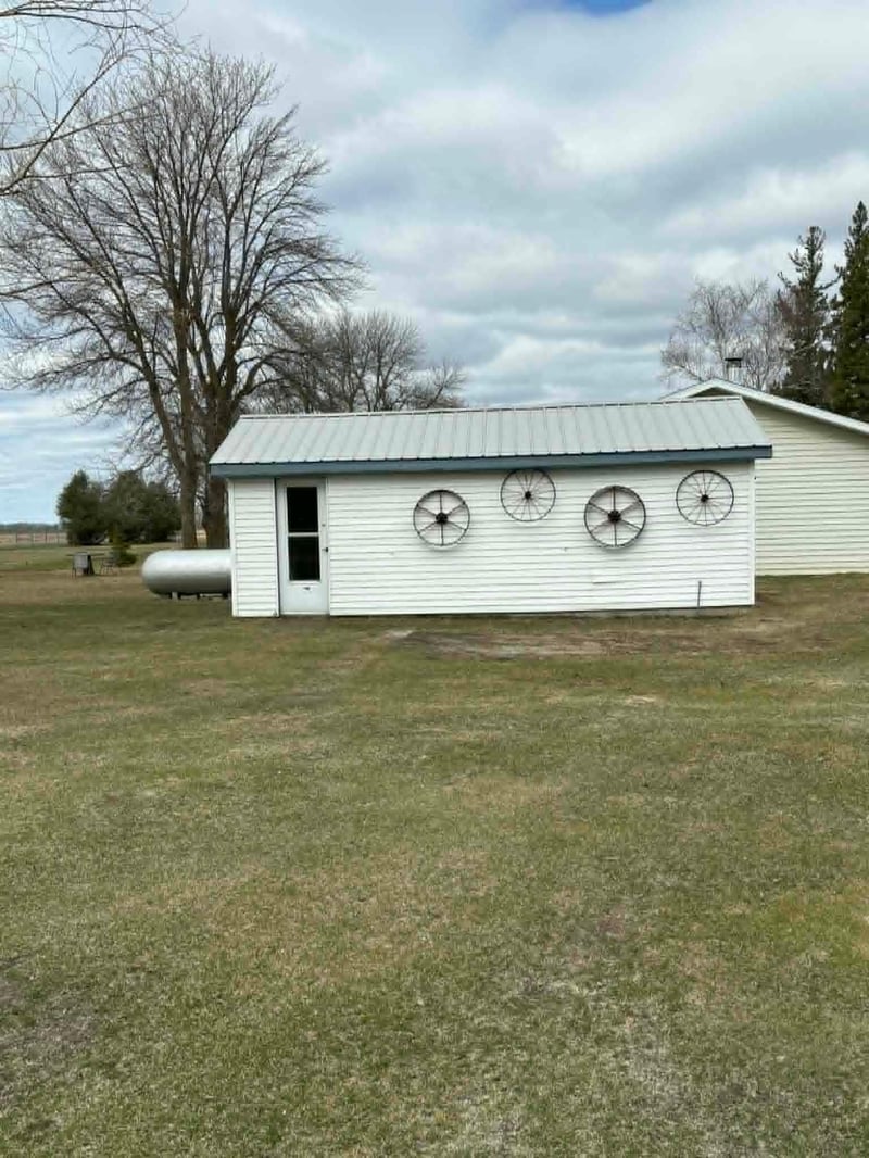 204 5th St E, Lancaster, MN 56735