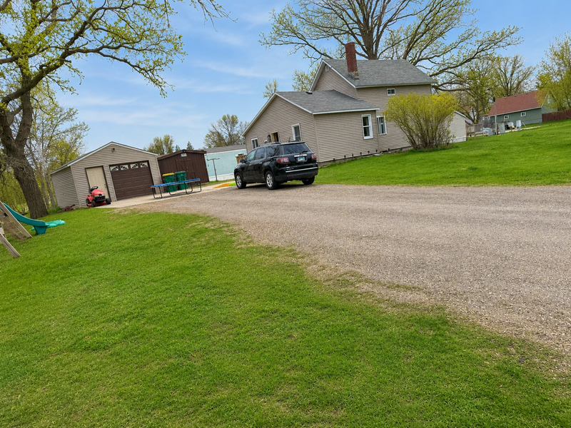 319 2nd St N, Sauk Centre, MN 56378