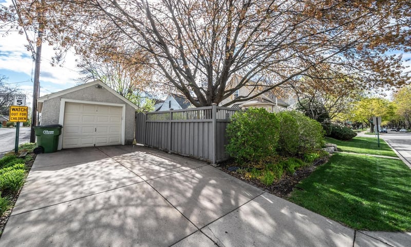 1513 Hoyt Ave W, Falcon Heights, MN 55108
