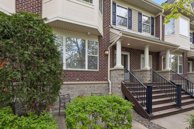 6090 16th St W #904, Saint Louis Park, MN 55416
