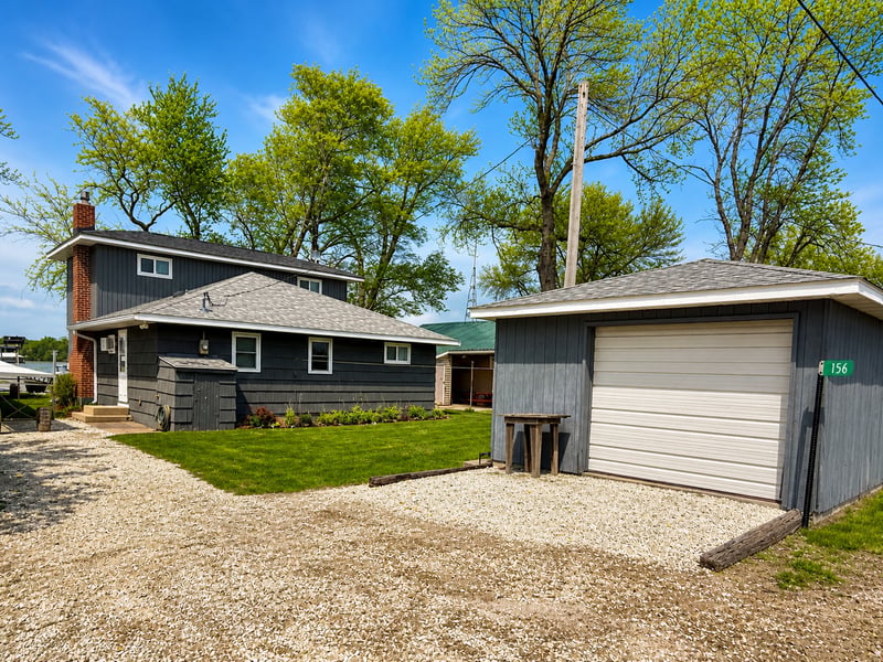156 Dewey St, Welcome, MN 56181