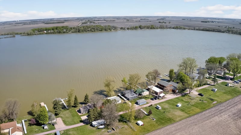 156 Dewey St, Welcome, MN 56181