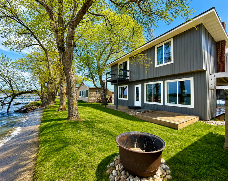 156 Dewey St, Welcome, MN 56181