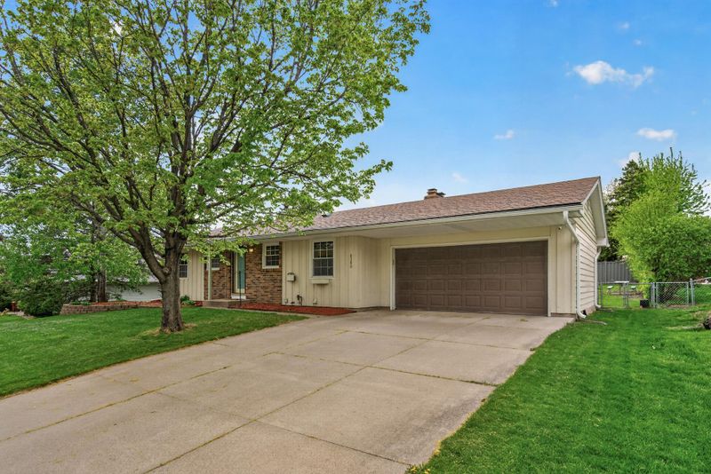 8380 Isle Ave S, Cottage Grove, MN 55016
