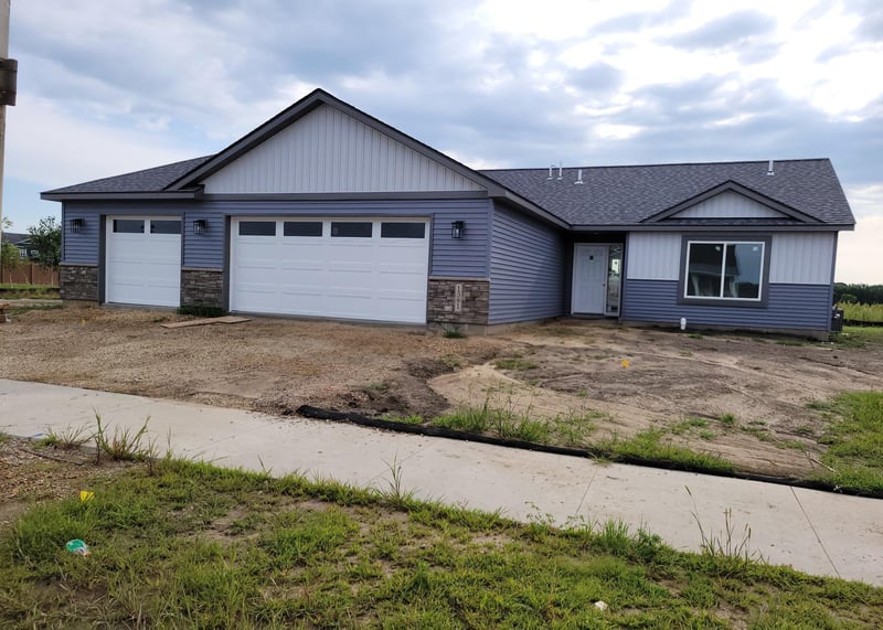 1381 Cullen St, Saint Peter, MN 56082