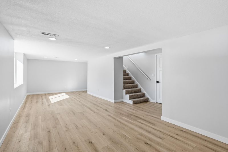 13832 Shirley Dr, Burnsville, MN 55337