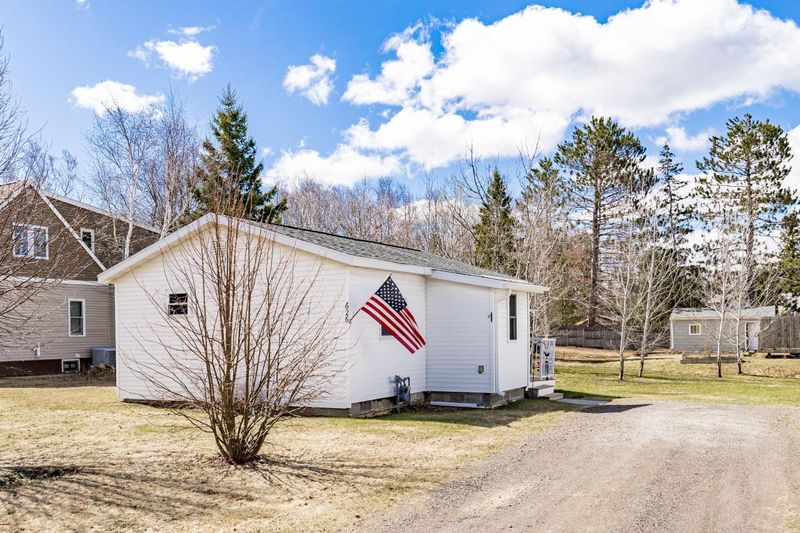 626 Farrell Rd, Duluth, MN 55811