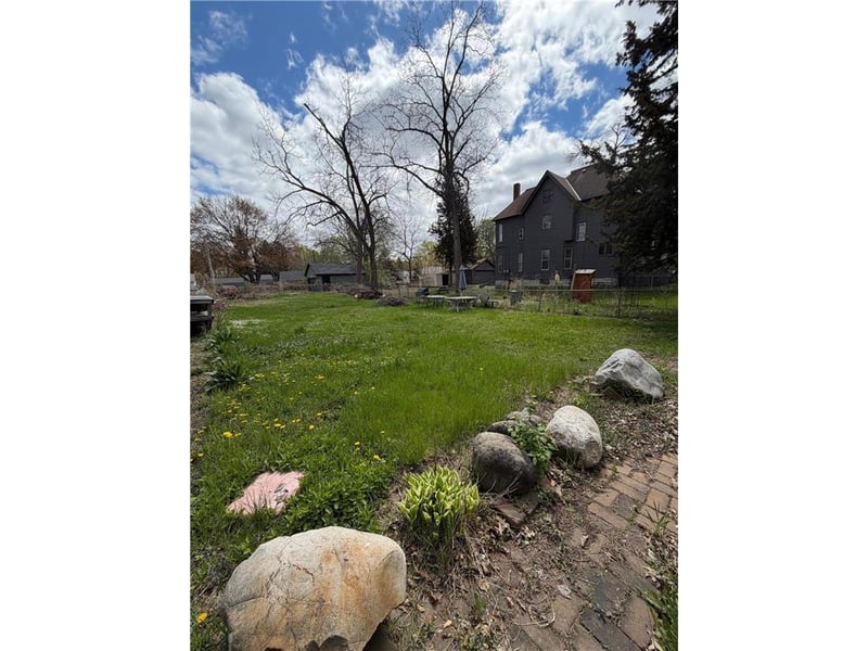 1132 Jackson St, Saint Paul, MN 55117
