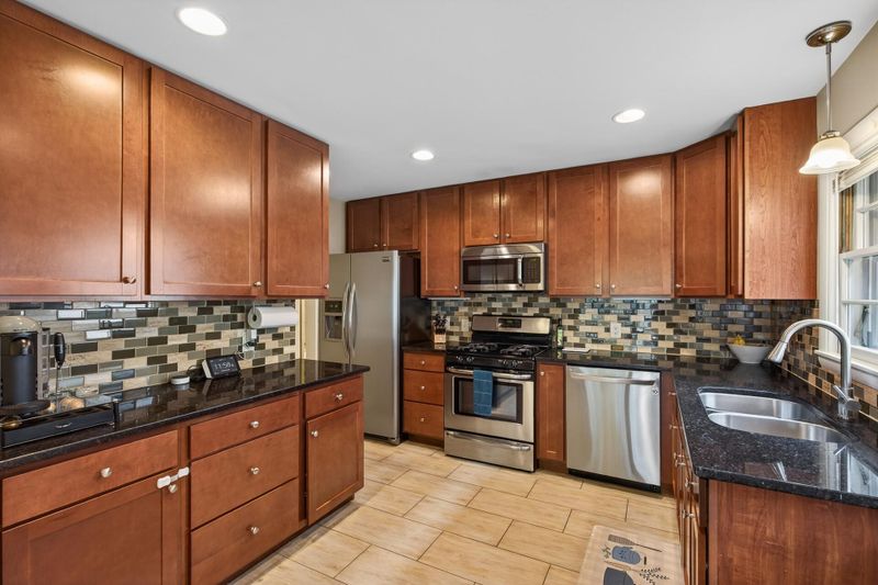 3049 Sumter Ave S, Saint Louis Park, MN 55426