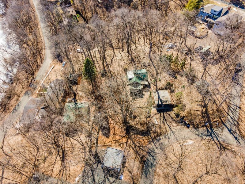 6701 Mohawk Dr, Chanhassen, MN 55317