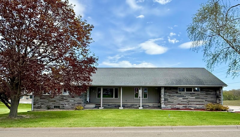 147 4th Ave SE, Spring Grove, MN 55974