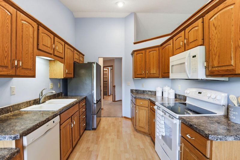 1367 Jackson Dr, Hastings, MN 55033