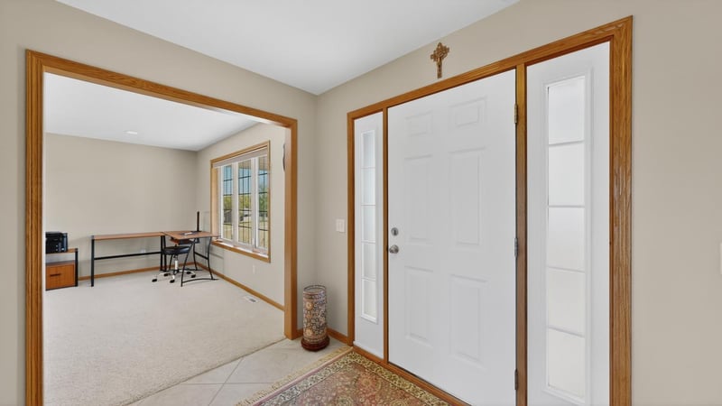 720 Riverwood Ct, Elgin, MN 55932