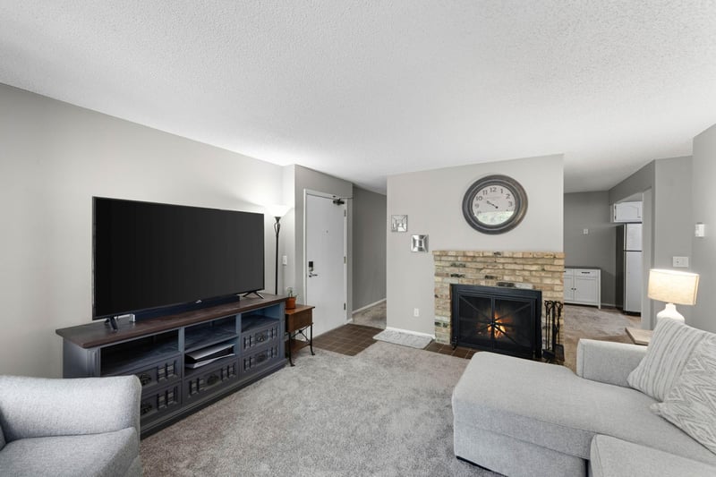 300 Shelard Pw #209, Saint Louis Park, MN 55426