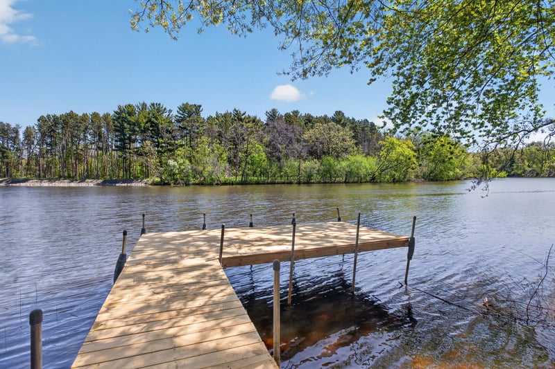 3710 Rum River Dr, Anoka, MN 55303