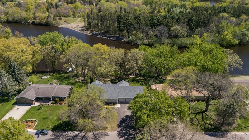 3710 Rum River Dr, Anoka, MN 55303