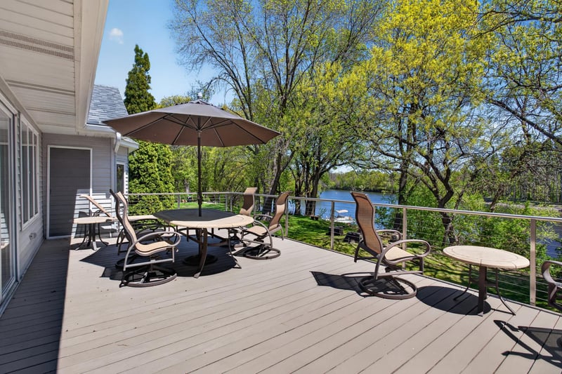 3710 Rum River Dr, Anoka, MN 55303