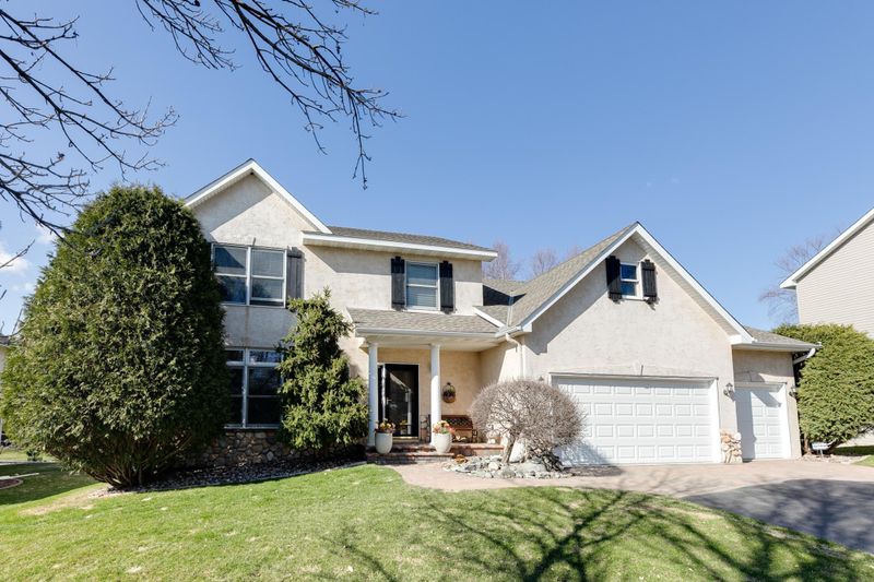 7568 Walnut Curve, Chanhassen, MN 55317